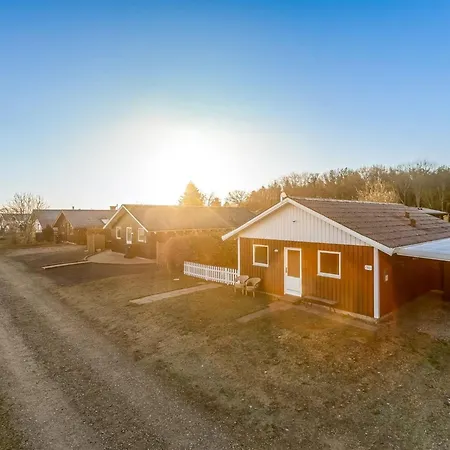 Pavo - 200m From The Sea By Interhome