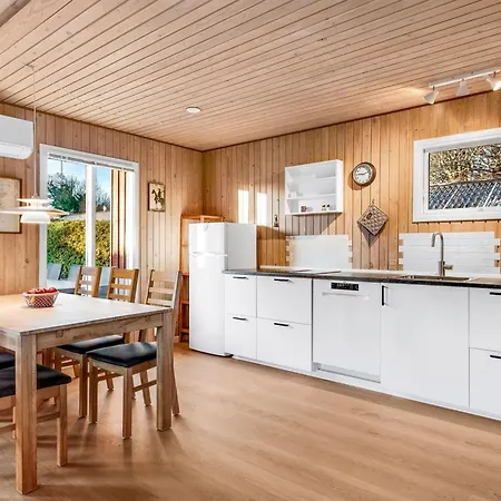 Semesterbostad Pavo - 200m From The Sea By Interhome