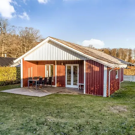 Pavo - 200m From The Sea By Interhome *